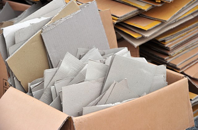 Inhaalactie oud papier en karton in Mierlo